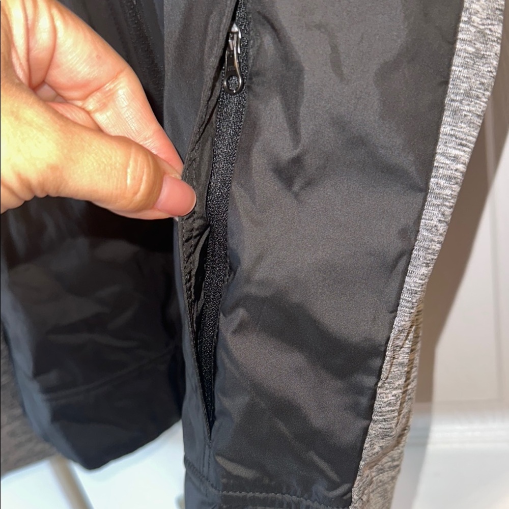 Cutter & Buck SZ M Seminoles Black and Gray Jacket with Embroidered Logo - Picture 3 of 5